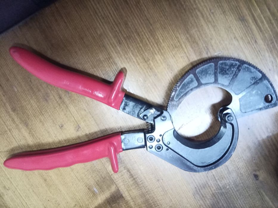 Продам кабелерез 1000V GEDORE V8091-500, новий