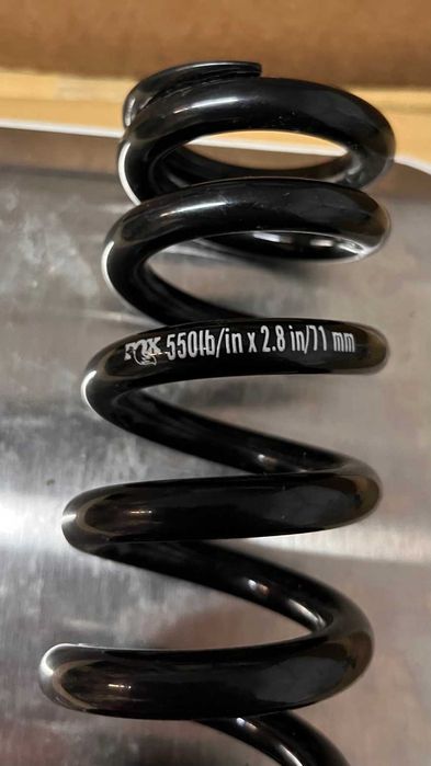 sprężyna amortyzatora tylnego FOX Sls 300 marzocchi 67 coil shox 400