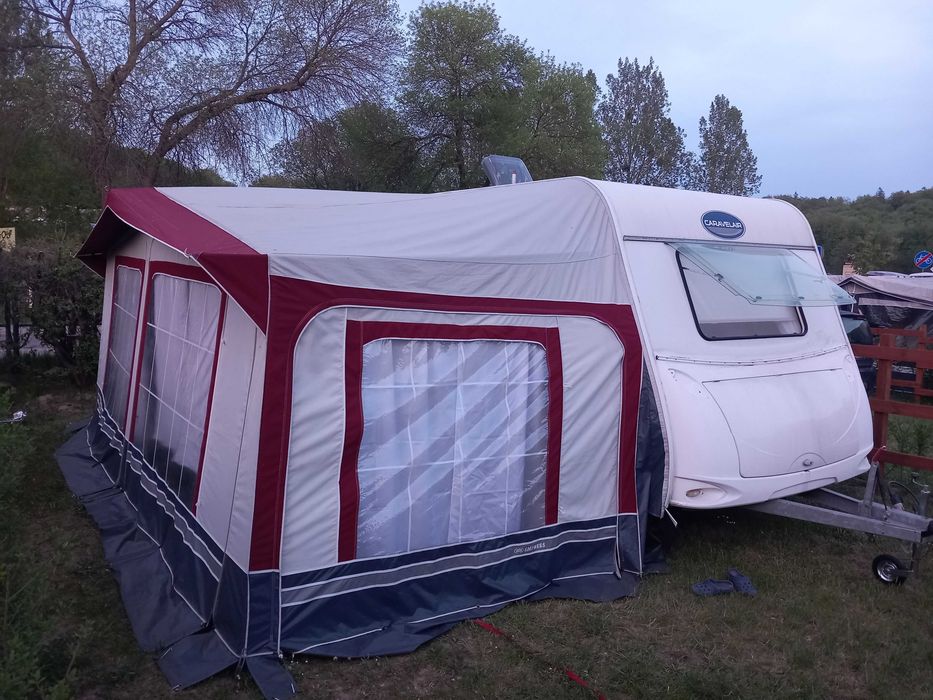 Przyczepa kempingowa Caravelir 5/6 osobowa, łóżka piętrowe dmc 990 km