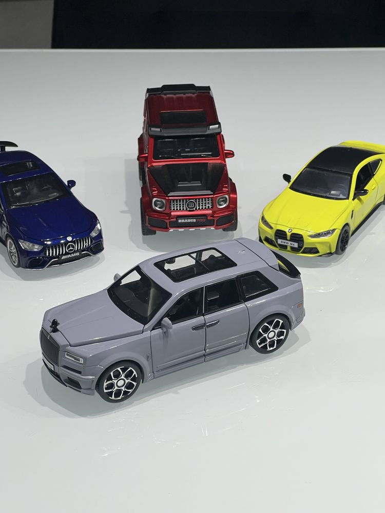 Rolls Royce Siv Cullinan model 1:32