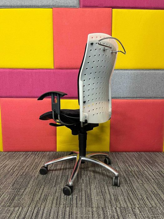 Fotel biurowy Sitag Reality | Super Stan, wieszak na marynarkę