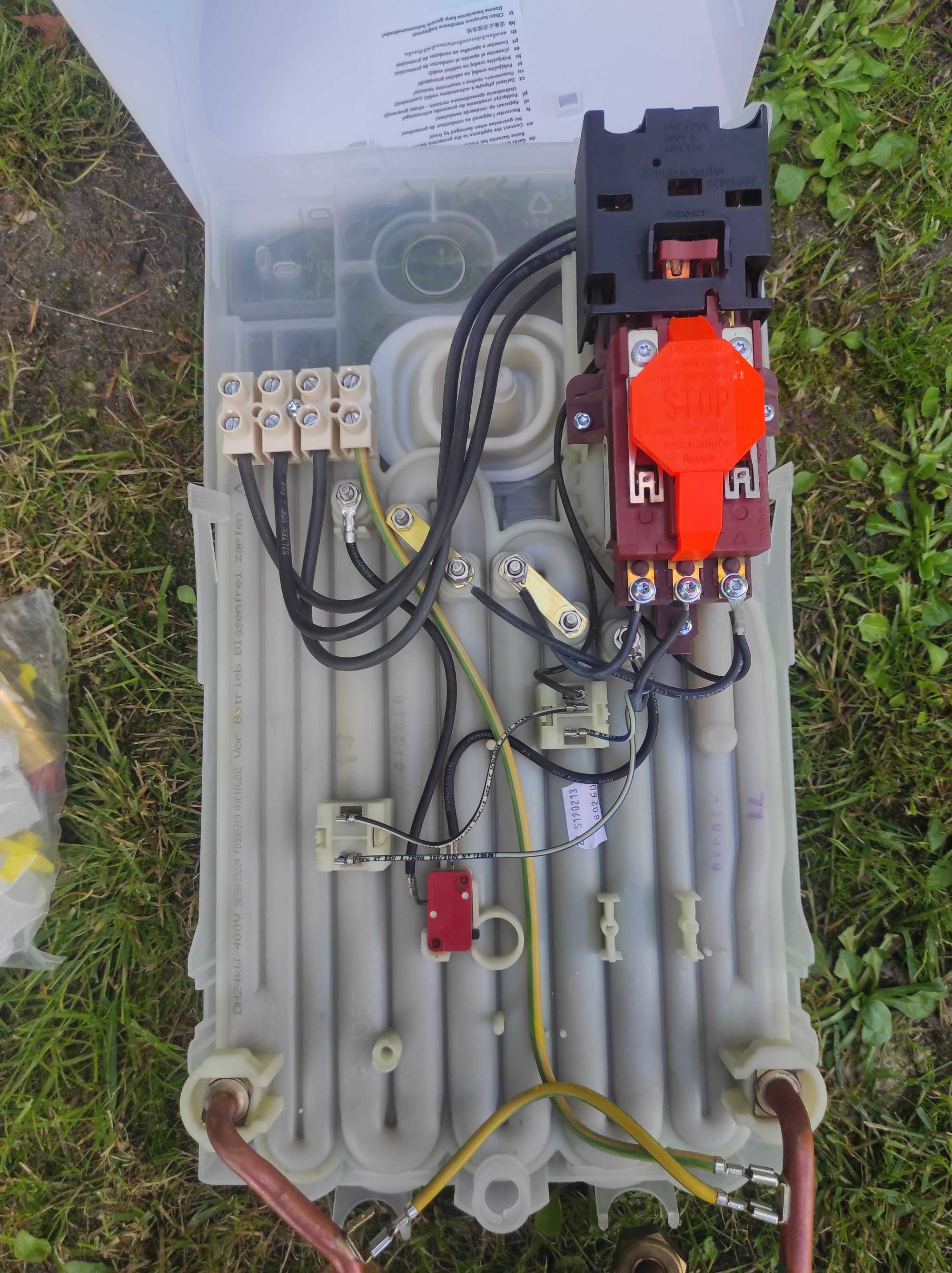 BOSCH TR2000 24 kW . Przepływowy podgrzewacz wody 3 fazy