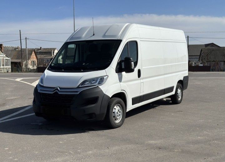 Вантажні перевезення до 2 тонн