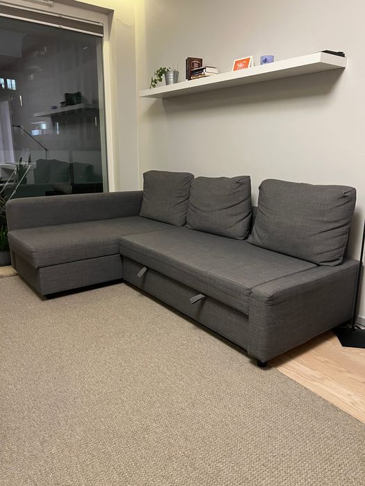 Na sprzedaż szara rozkładana sofa IKEA, używana.