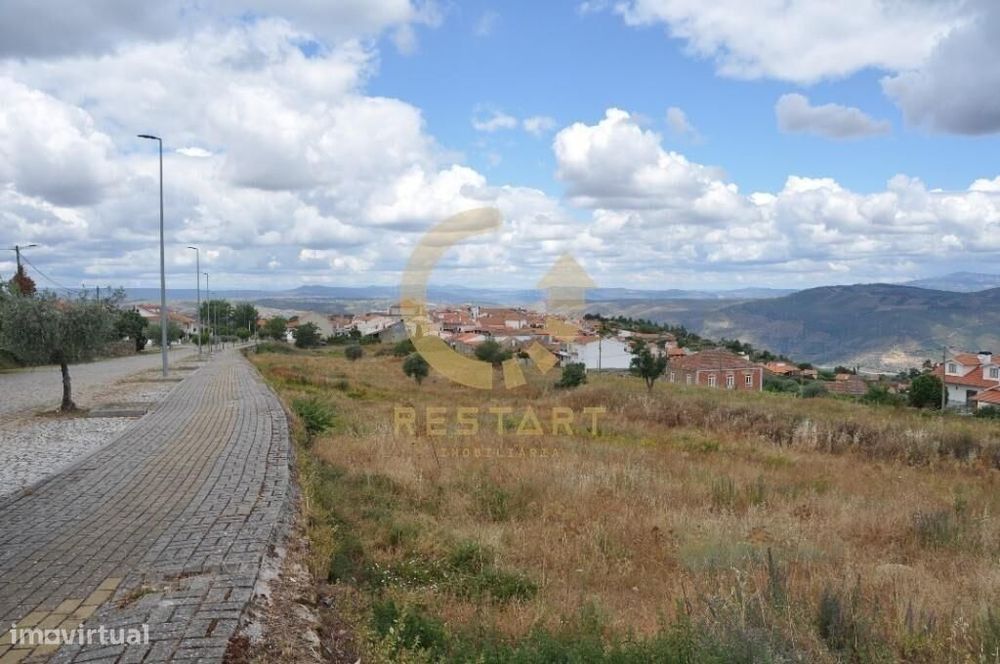 18 Lotes  Para construção de moradias individuais e unifamilares com c