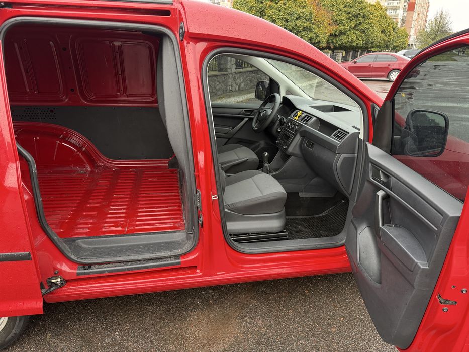 Продам Volkswagen Caddy 2015 (1.6 TDI)