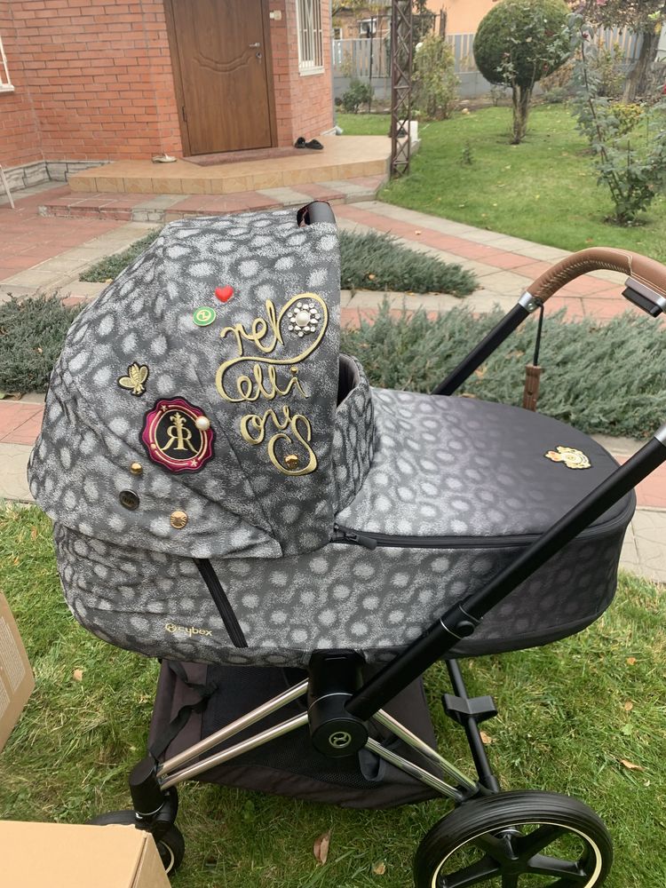 Продам коляску Cybex-priam. Майже нова.
