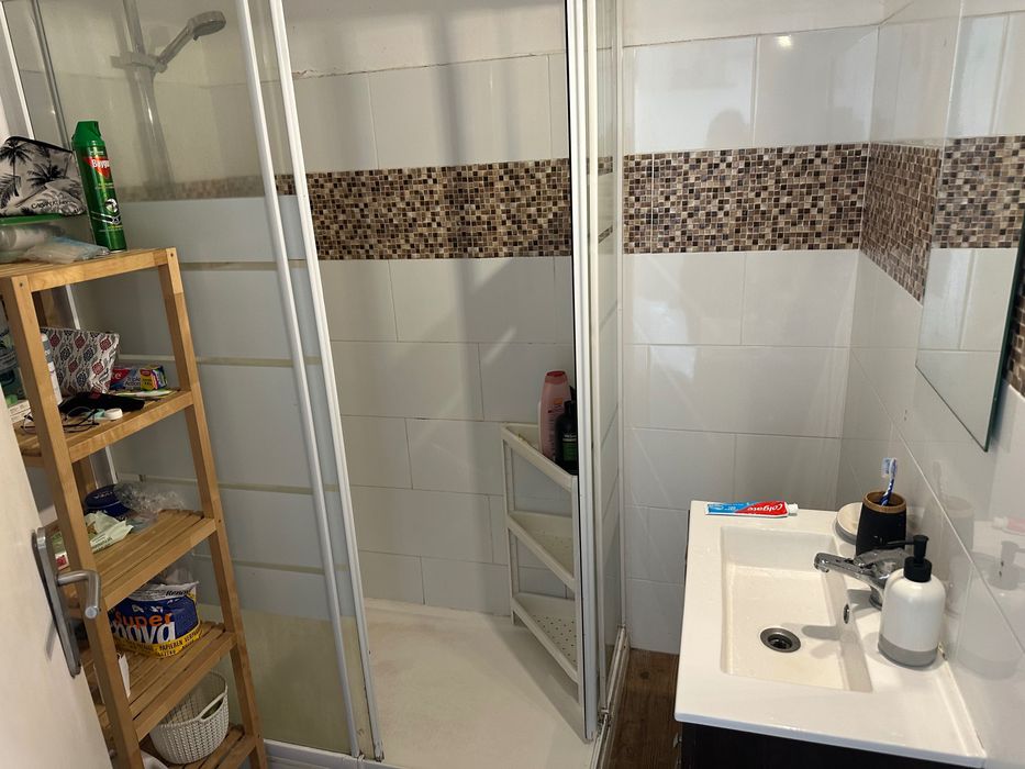 Quarto para alugar em T3 em Faro