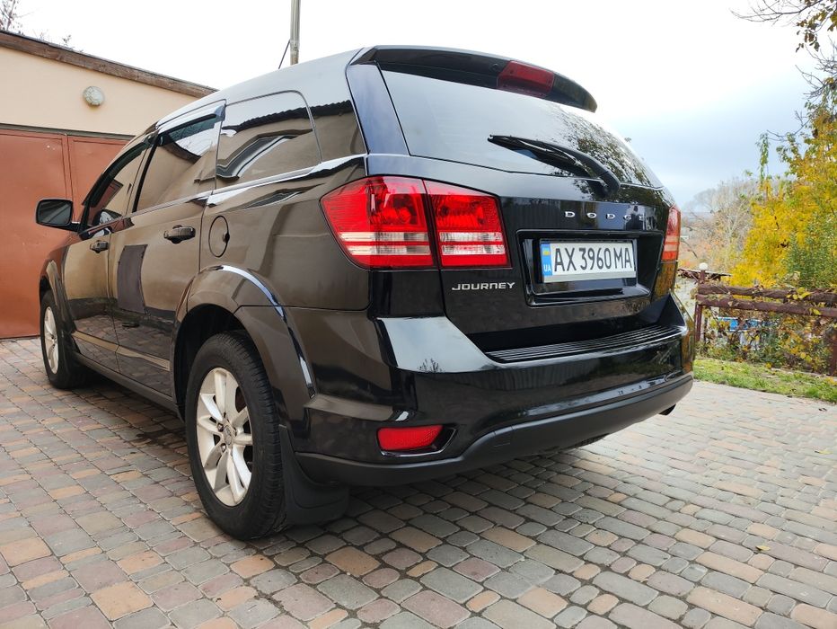 Продам Додж в отличном состоянии 7 мест