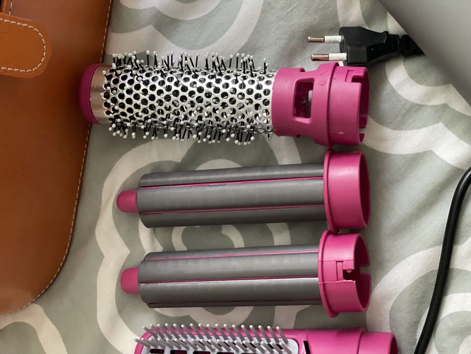 Продам фен з насадками