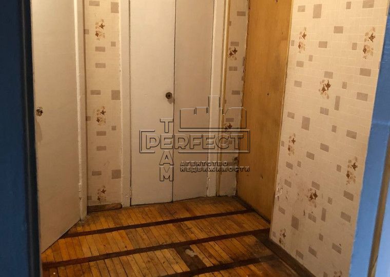 Продаж 2к квартири Кирилівська 115/2 / Кирилловская 115/2
