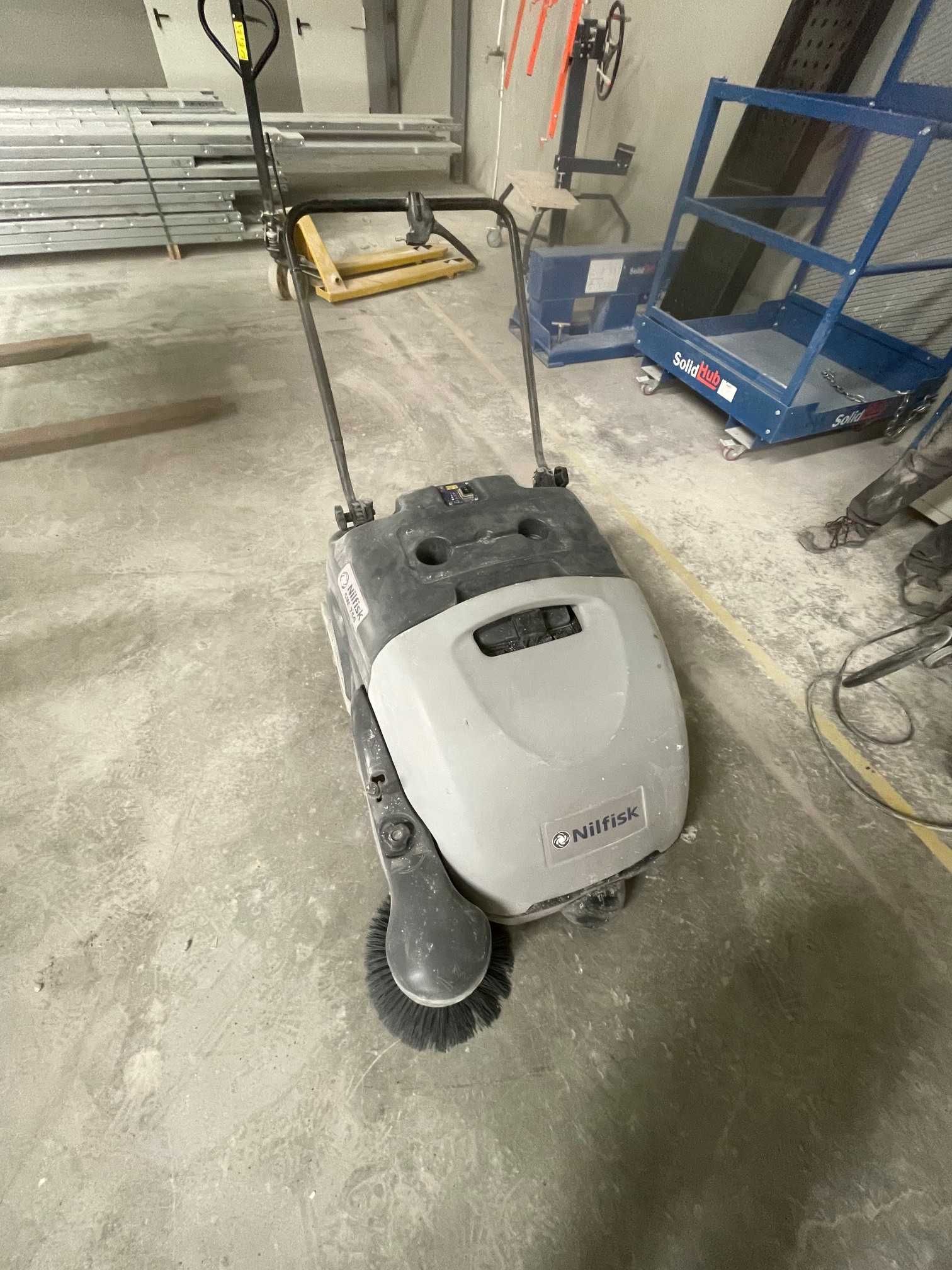 Aspirador NILFISK SW750 - C/Tração