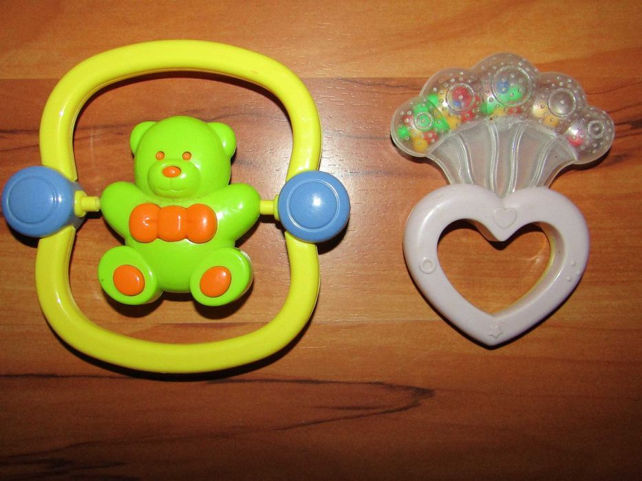 Фирменные детские погремушки и подвески в коляску для малыша