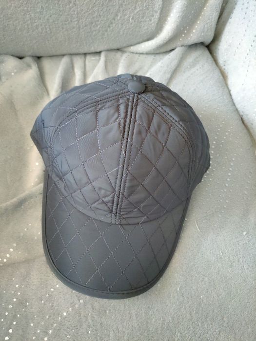 Czapka z daszkiem szara