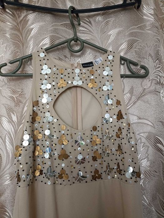 Плаття довге вечірне