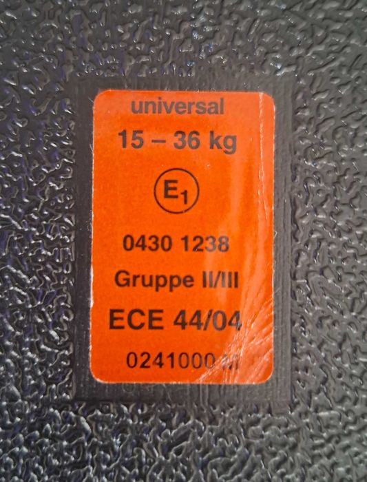 Fotelik samochodowy RECARO Milano dla dziecka od 15 do 32 kg.