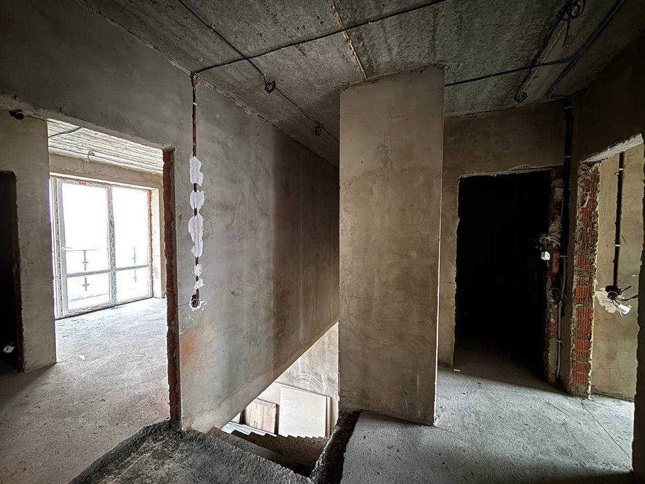 Продається будинок (таунхаус) з частковим ремонтом/ЗАКРИТЕ МІСТЕЧКО