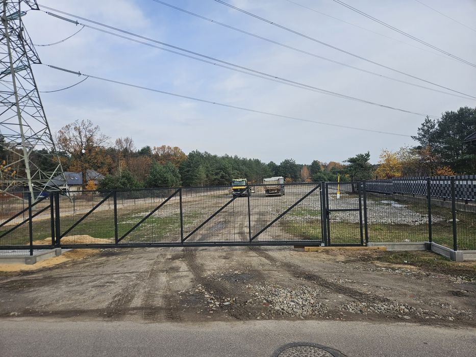 Wynajmę plac utwardzony z biurem biuro ogrodzony media parking 4000tlm