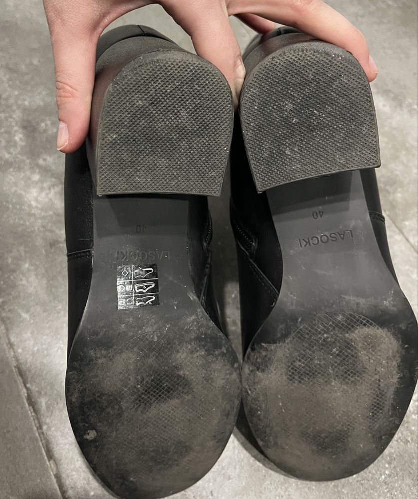 Czarne skórzane botki Lasocki r. 40