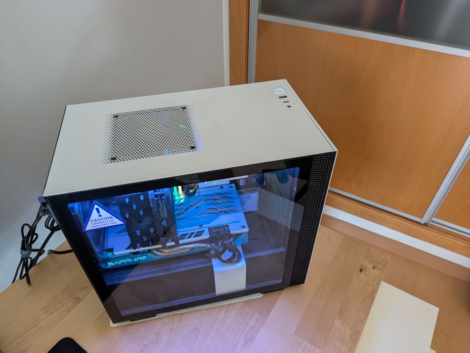 PC Gaming Ryzen 5 3600 / 16GB RAM / 1TB NVMe / RX 590 / NZXT 210i