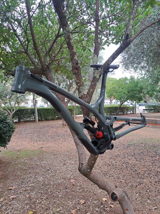 Vendo quarto commencal supreme V4.5 downhill tamanho L