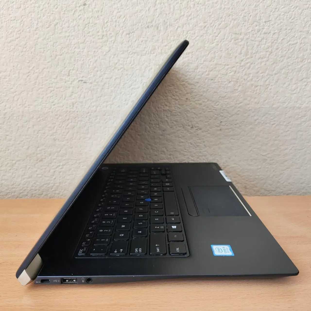 Toshiba TECRA X40-E 14" FHD/IPS i5-8250u/8 Gb DDR4/256 Gb SSD/UHD620