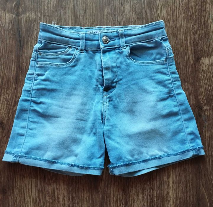 Шорти джинсові стрейчеві голубі д/дівчини р-р 136/140 на 9-10лет
