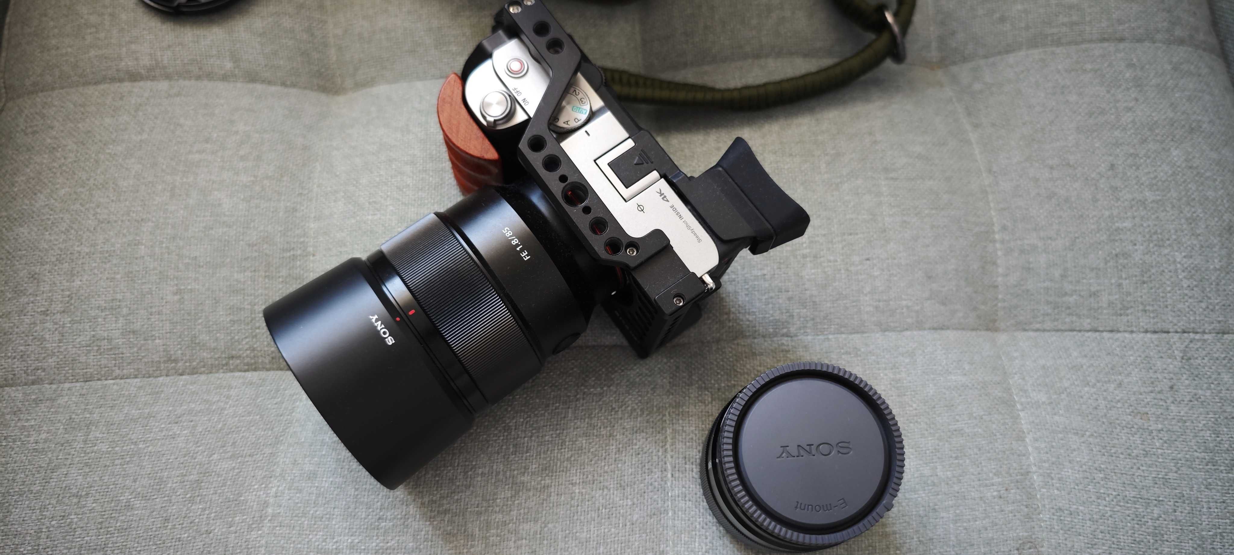 Sony a7c + 85mm + 35mm com cerca 1500 disparos