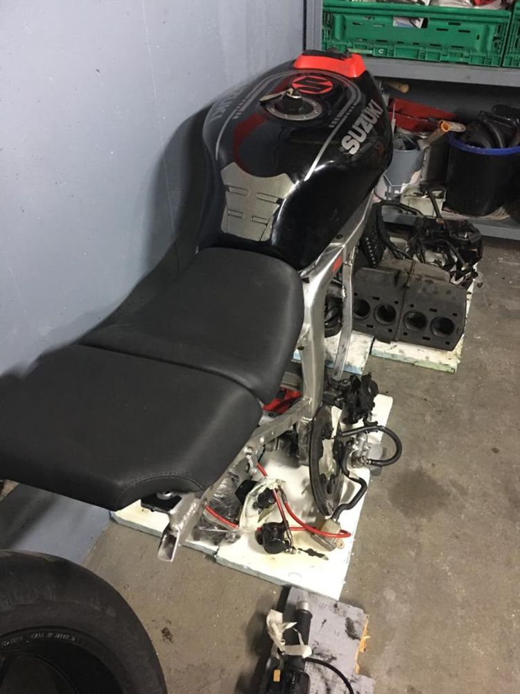 Últimas  Peças. GSXR1100/92 para desocupar espaço