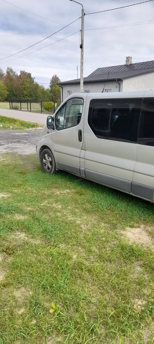 Sprzedam Opel vivaro uszkodzony silnik .Rezerwacja
