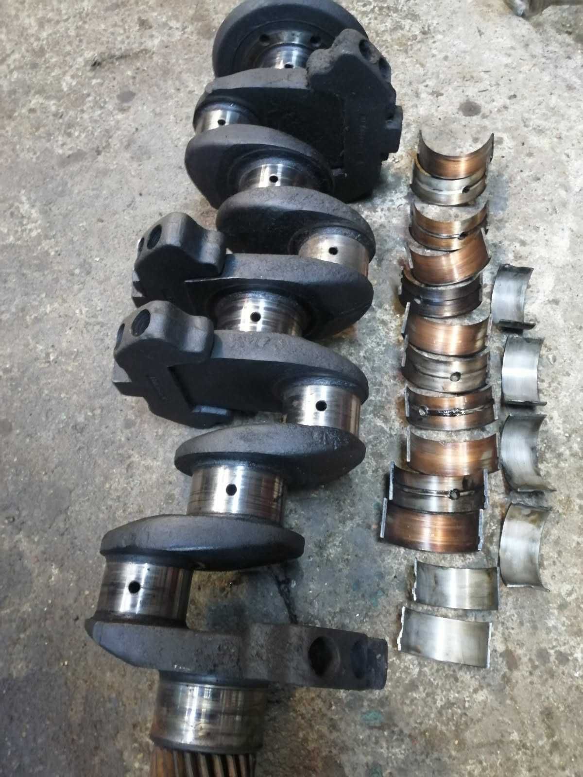 Wał korbowodowy z Panewkami Ursus C-4011,C-355,C-360,Stan DB