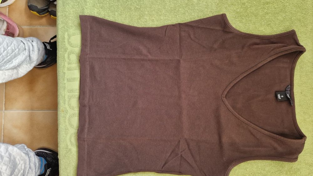 T-Shirt H&M tamanho S castanha