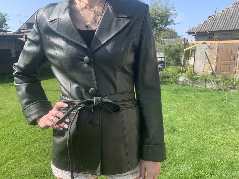 Женский кожаный пиджак