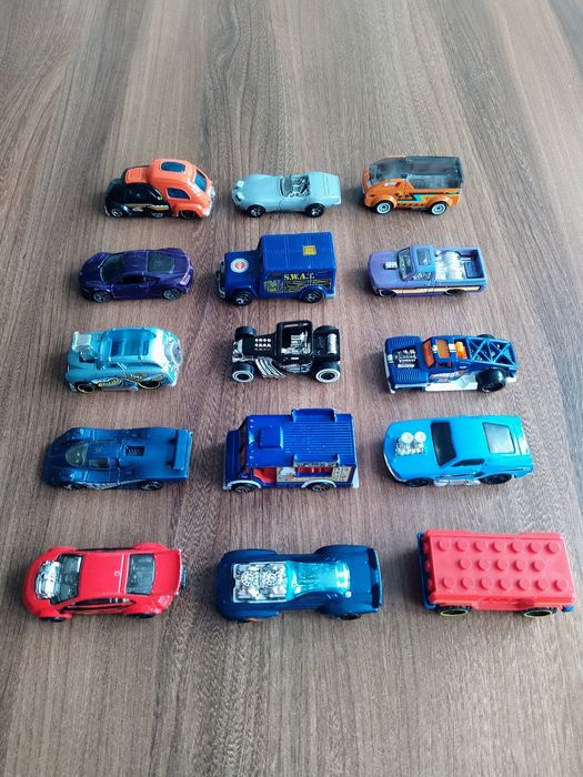 Pojazdy HotWheels, zest. 15 szt.
