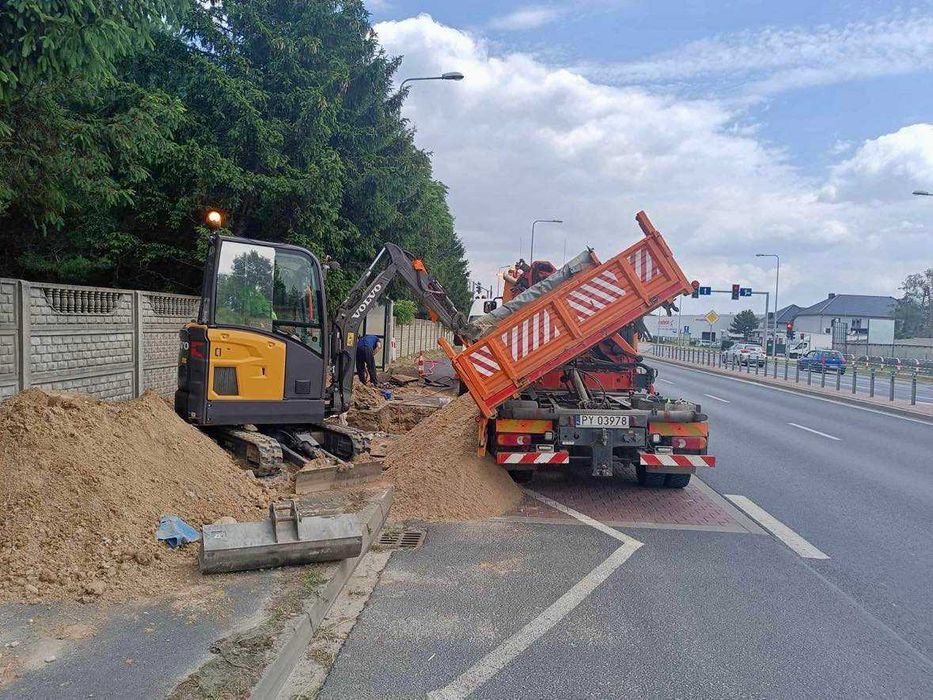 Usługi Minikoparką z Młotem – Kompleksowe Prace Ziemne