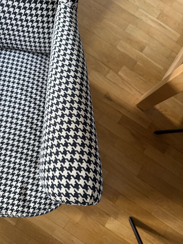 Fotel i pufa Strandmon Ikea pepitko
