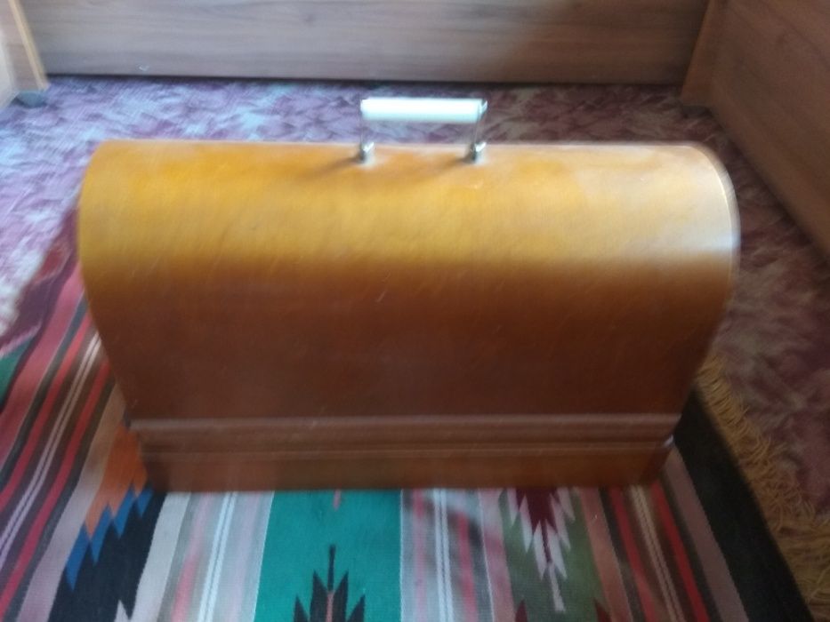 Продам швейную машинку СССР