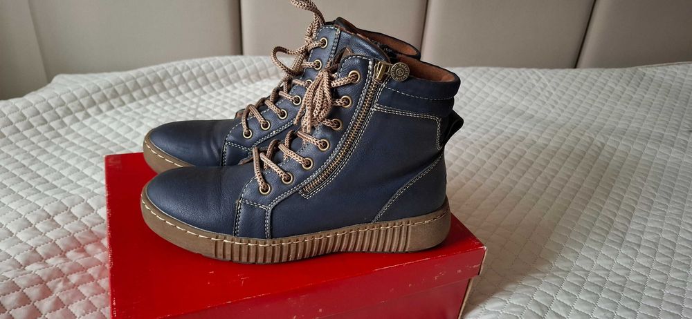 Granatowe buty damskie Go Soft rozmiar 39