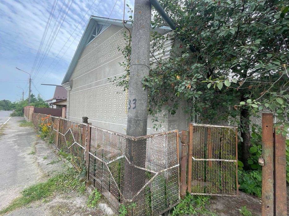 Продається Будинок м. Ланівці вул. Українська 12 центр міста.