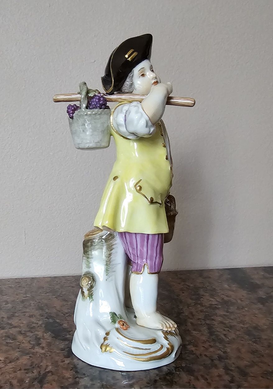 Miśnia. Figurka zatytułowana " Syn Winiarza"
