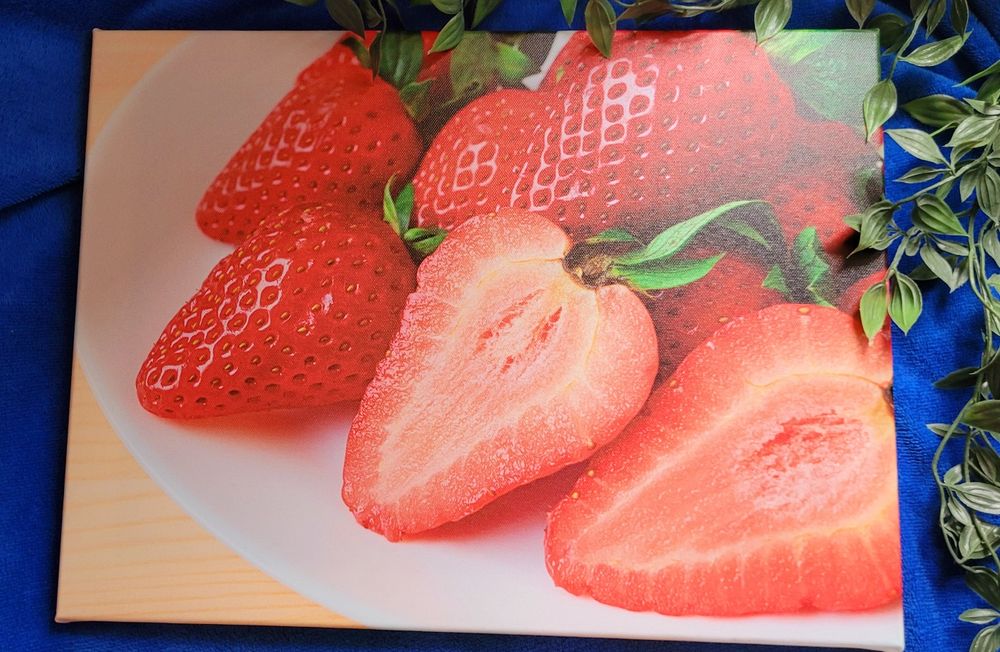Obraz na płótnie, tryptyk truskawki do kuchni 30x40