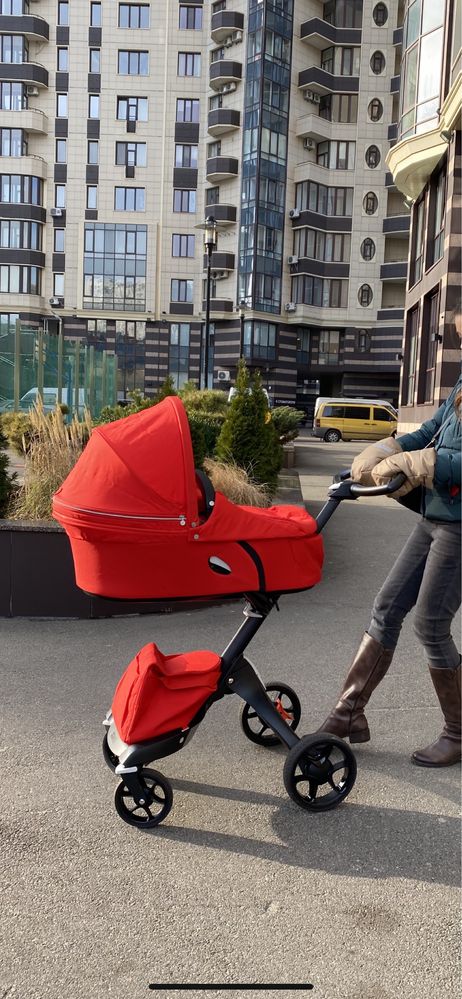 Продам класну коляску/візок Stokke V5 Стокі червоний 2 в 1 б/у