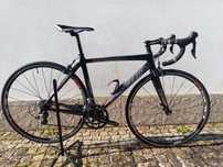 4 bikes, duas em carbono, por encerramento de loja
