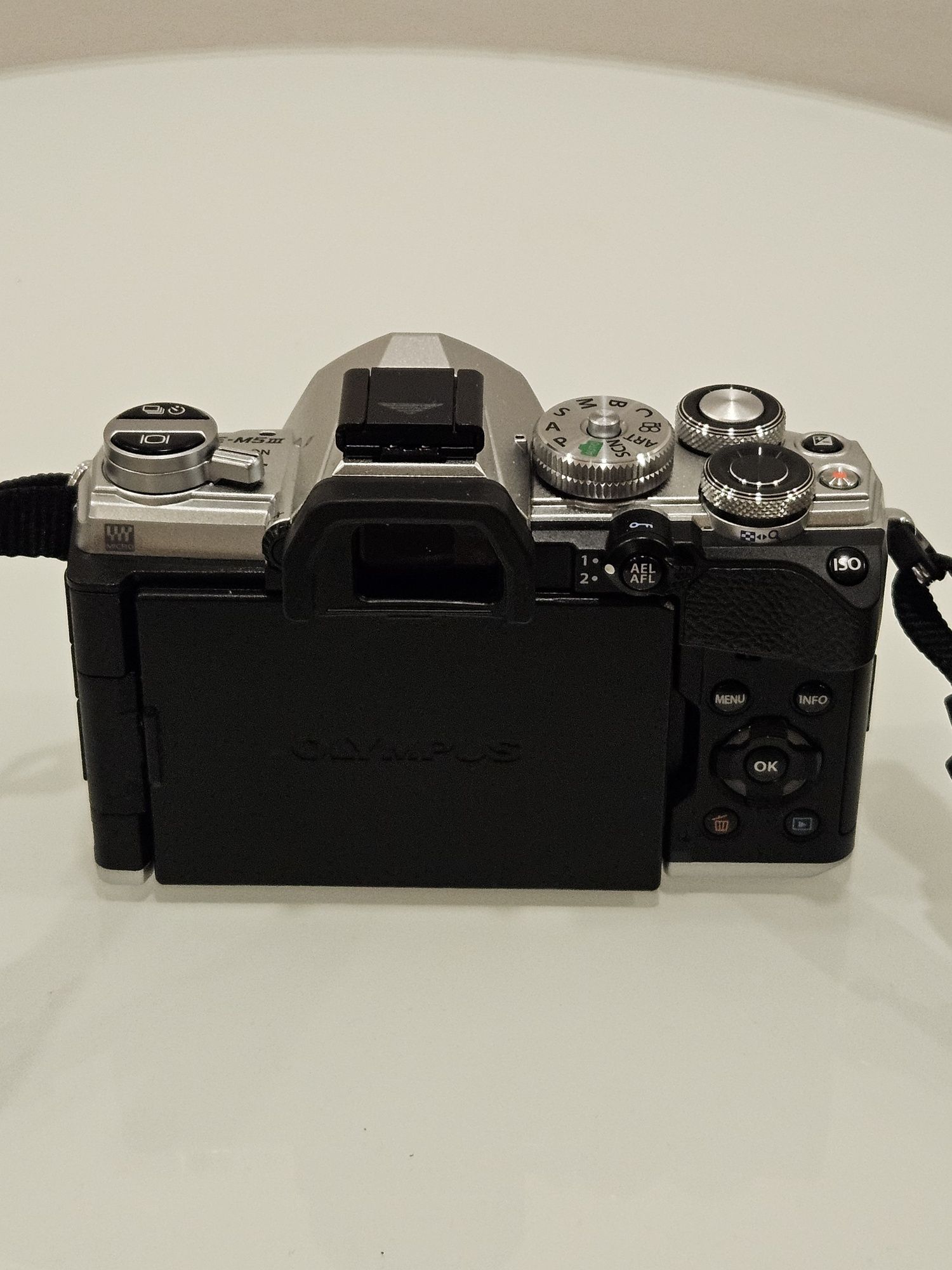 Máquina Olympus OM-D E-M5 Mark iii
