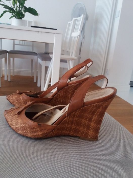 Sandałki na koturnie Gino Rossi Brązowe dostawa gratis