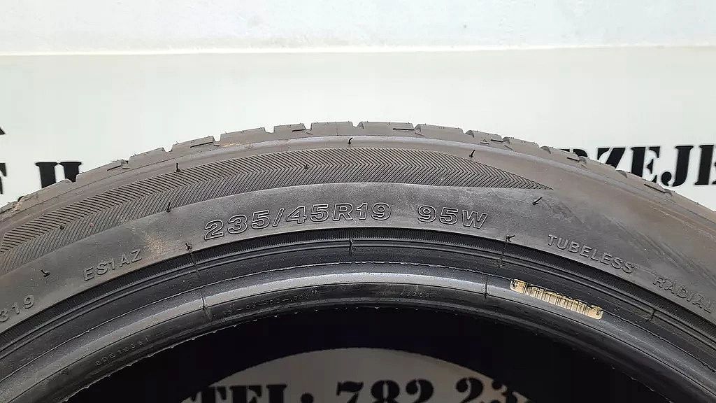 Bridgestone PotenzaS001, 235/45/19/7,5mmJakNowe1242