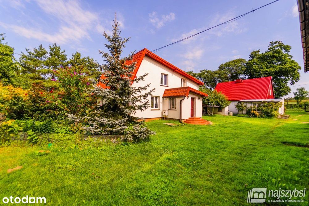 Sława- gospodarstwo z 2 domami na dużej działce.