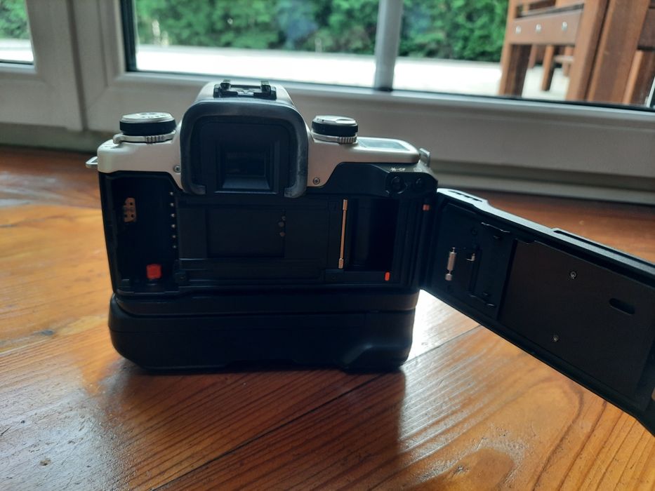 Aparat analogowy canon E0S50 + obiektyw canon 28-80mm