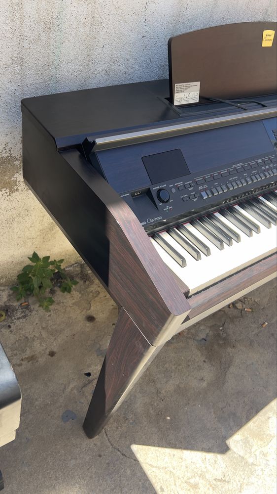 Clavinova Yamaha CVP 505