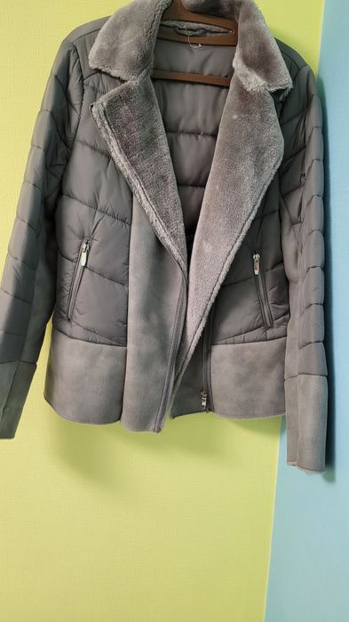 Куртка розмір м-л